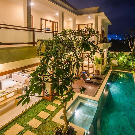 Villa Tepi Sungai Legian Szoba fotó