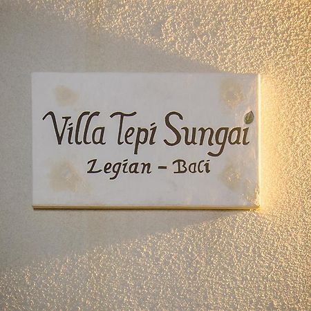 Villa Tepi Sungai Legian Szoba fotó