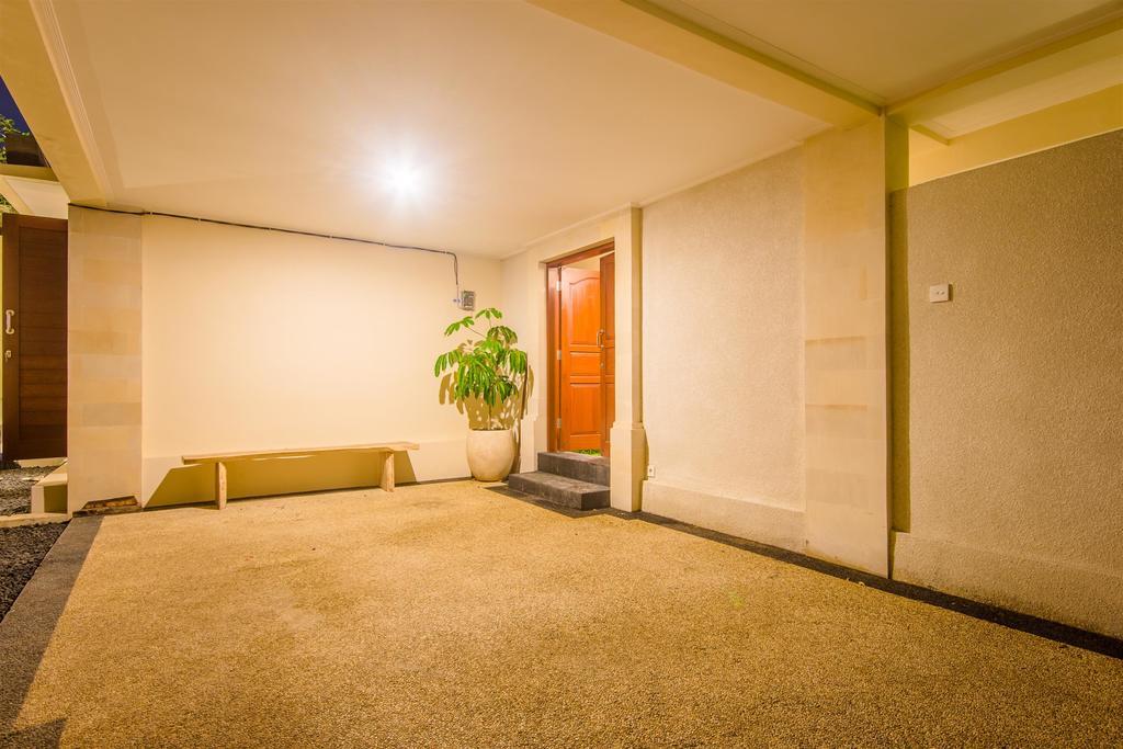 Villa Tepi Sungai Legian Szoba fotó