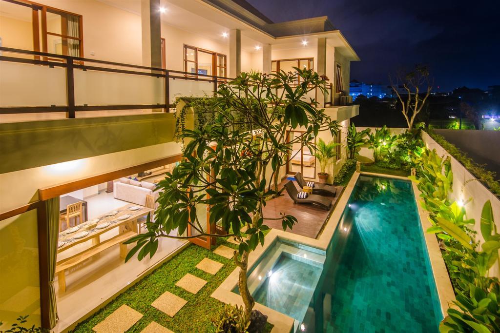 Villa Tepi Sungai Legian Szoba fotó