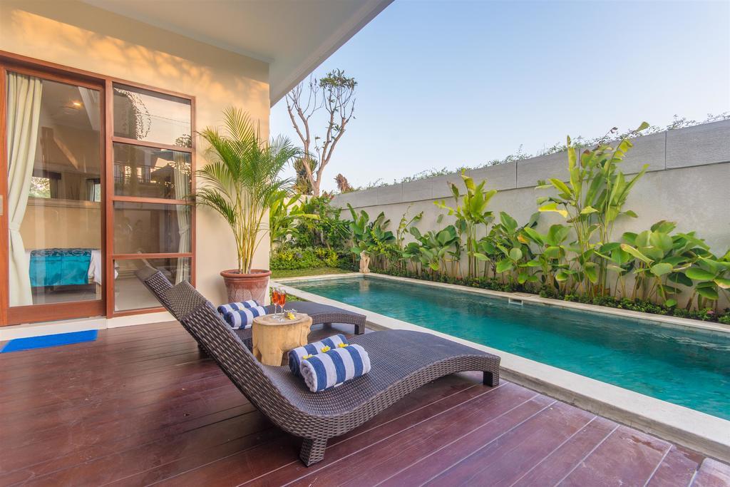 Villa Tepi Sungai Legian Szoba fotó