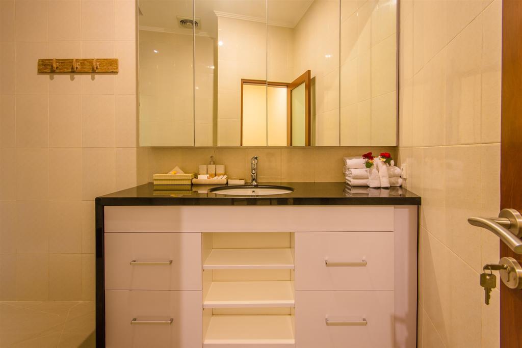 Villa Tepi Sungai Legian Szoba fotó