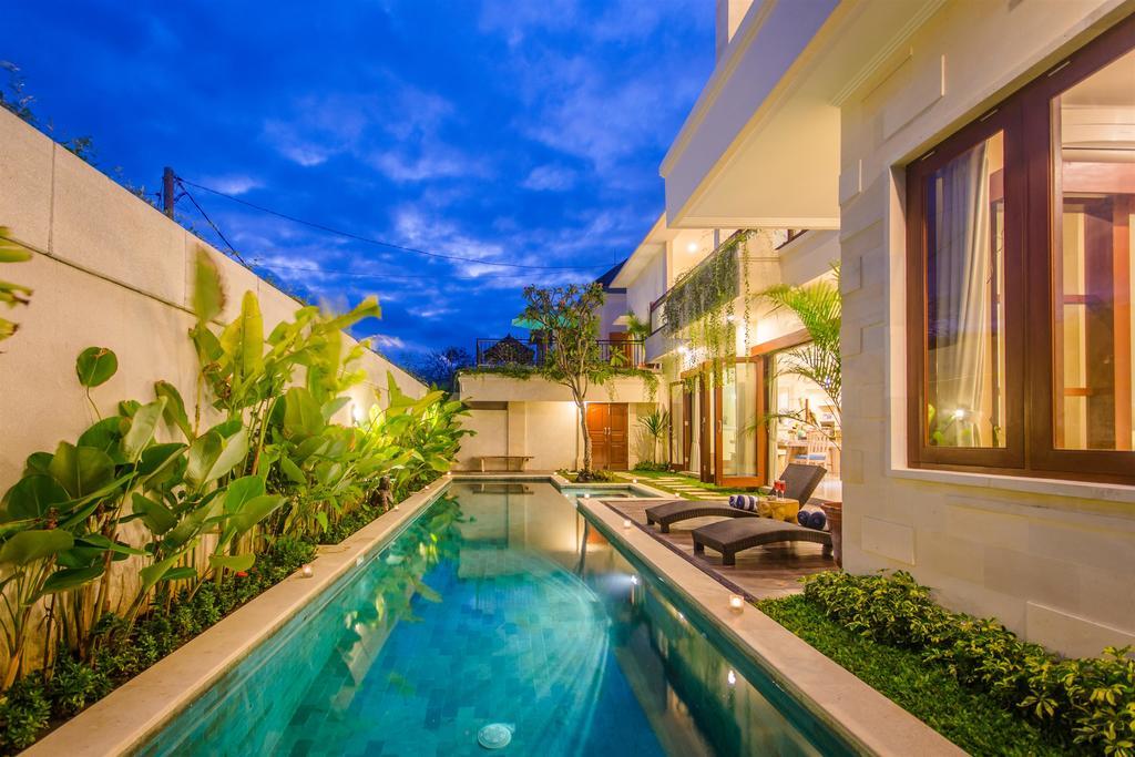 Villa Tepi Sungai Legian Szoba fotó