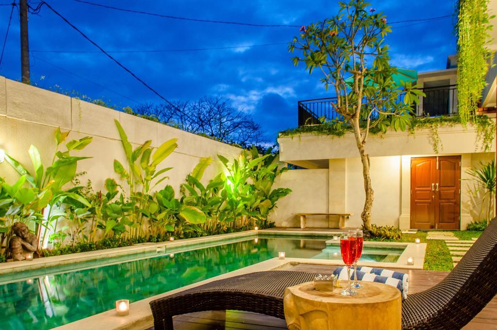 Villa Tepi Sungai Legian Szoba fotó